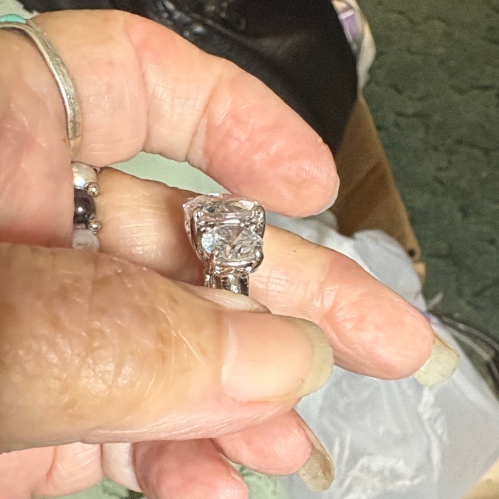 Dazzling Triple Stone Silver Ring - image 4